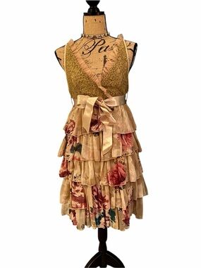 Nolita Vintage Y2K Romantic Lace Tan Floral Tiered Ruffle Dress Women’s Large